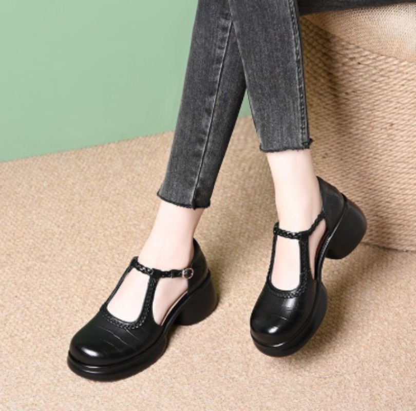 Sandálias femininas pretas com - Sandals avaliação e preço